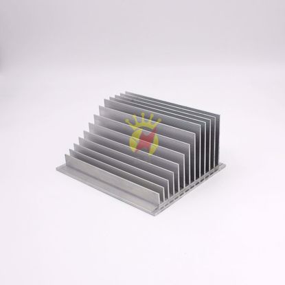 图片 小型散热器铝型材