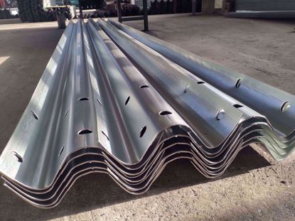 图片 GT W2-2.5mm 镀锌二波波纹板高速公路护栏板