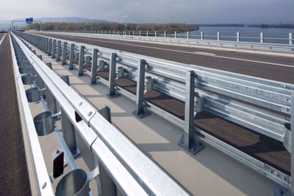 图片 GT W2-3.0mm 镀锌二波波纹板高速公路护栏板