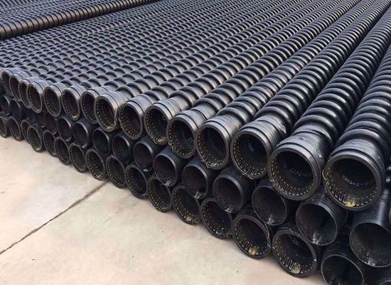 HDPE缠绕结构壁管B型管(克拉管)内表面光滑、外部为异型增强结构,管材标准长度6米,管内径范围为DN300-DN400, 产品指标均达到GB/T1942.2-2004 B型结构壁 管标准及PREN-13476欧洲标准要求. 具备热态缠绕成型熔锋质量高、安装性能优异、较好的柔韧性; HDPE可循环回收使用; 抗腐蚀、耐老化、使用寿命确保50年; 管内壁糙率低等特点.