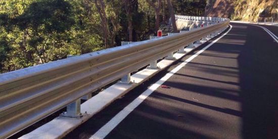 图片 GT W3-2.75mm 镀锌三波波纹板高速公路护栏板