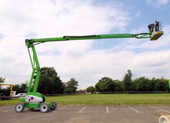 图片 曲臂式高空作业平台